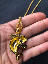 Indlæs billede til gallerivisning HAJ med boksehandsker