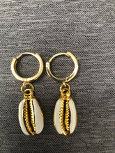 Indlæs billede til gallerivisning Hoops med metalliske muslingeskaller