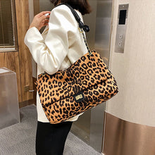 Indlæs billede til gallerivisning Leopard håndtaske
